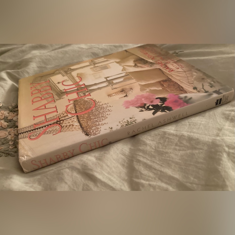 Shabby Chic 1st Edition Hardcover Book by Rachel Ashwell - Picture 12 of 15